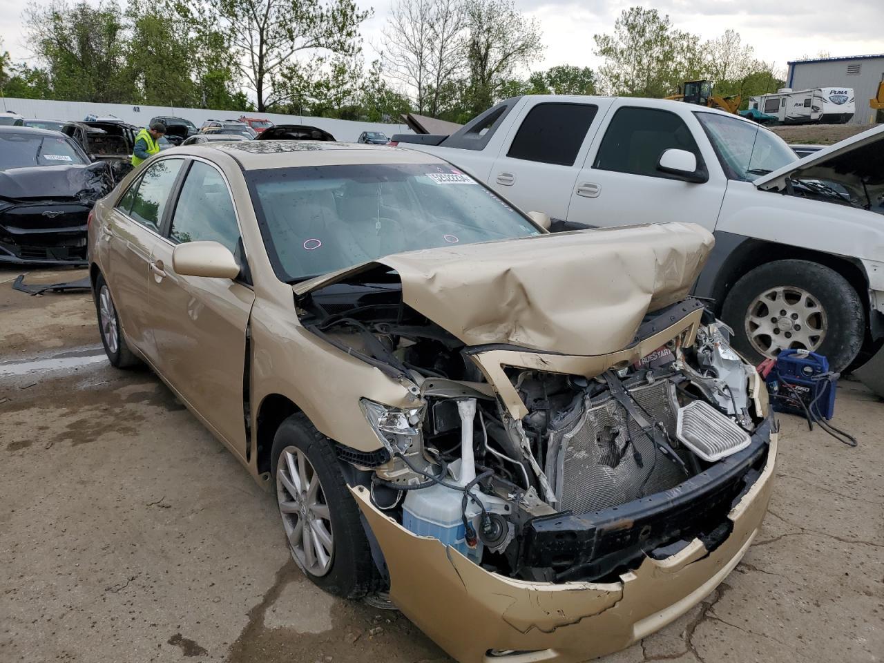 2011 TOYOTA CAMRY SE car image