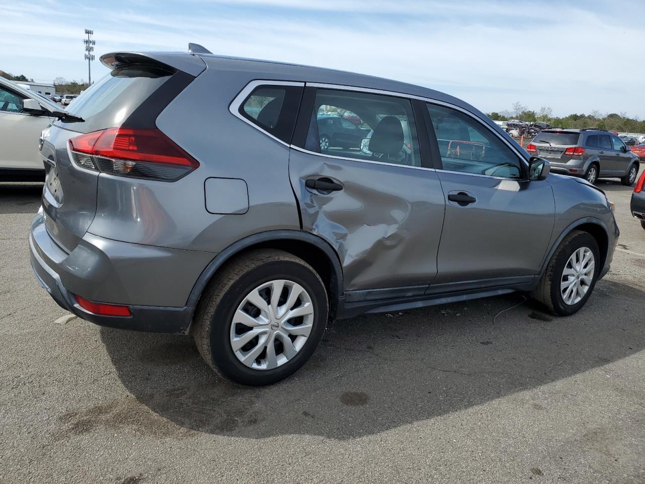 2018 NISSAN ROGUE S - Фото 3