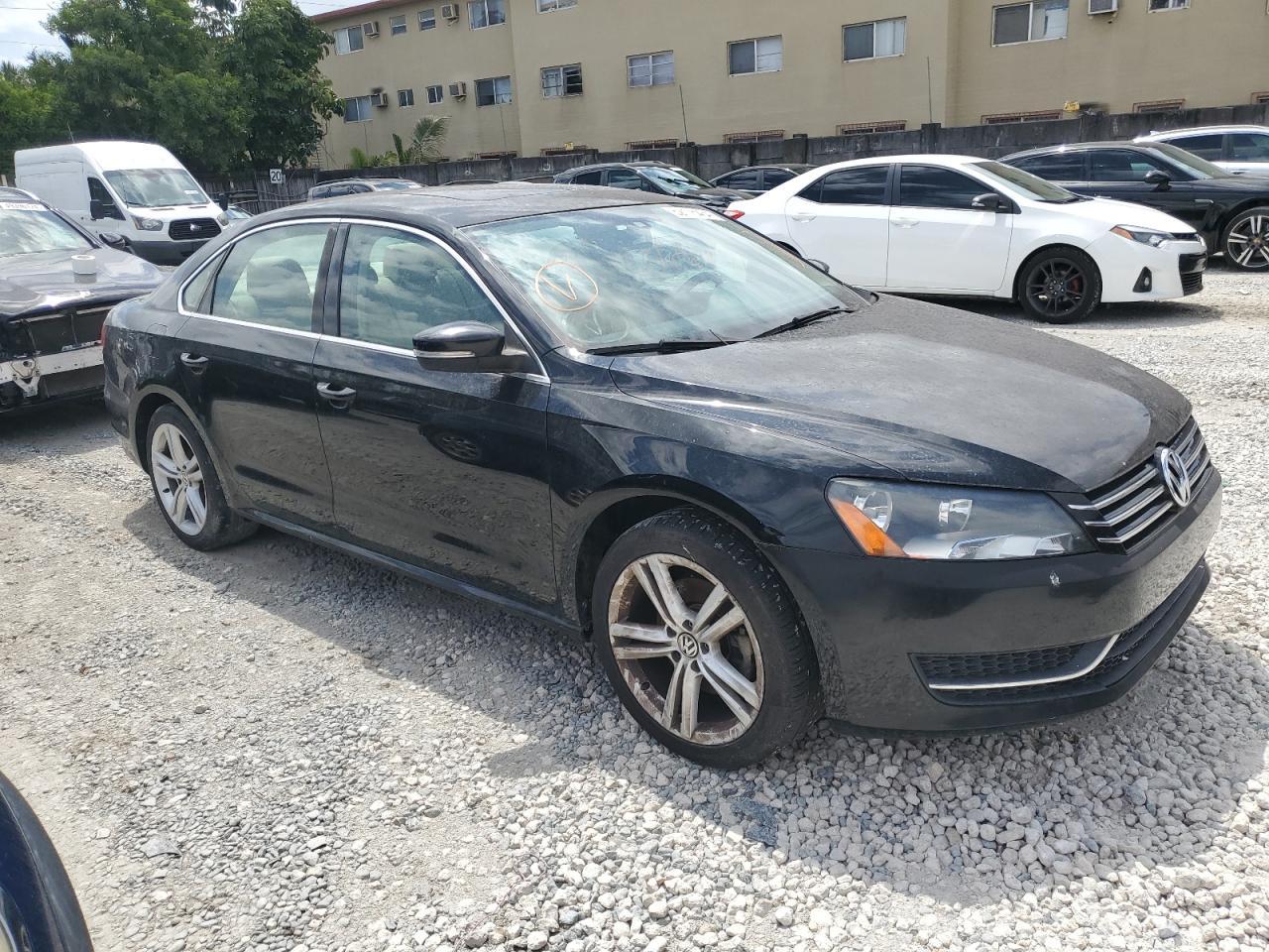 2014 VOLKSWAGEN PASSAT SE - Image 4