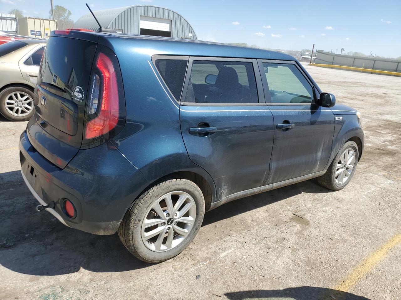 2017 KIA SOUL + - Image 3