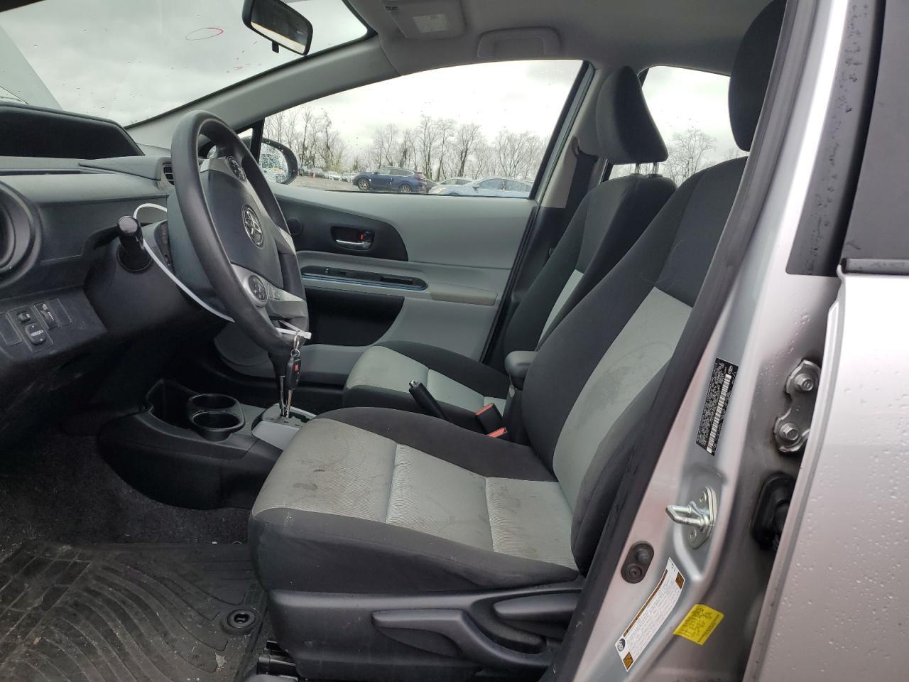 2013 TOYOTA PRIUS C - Image 7