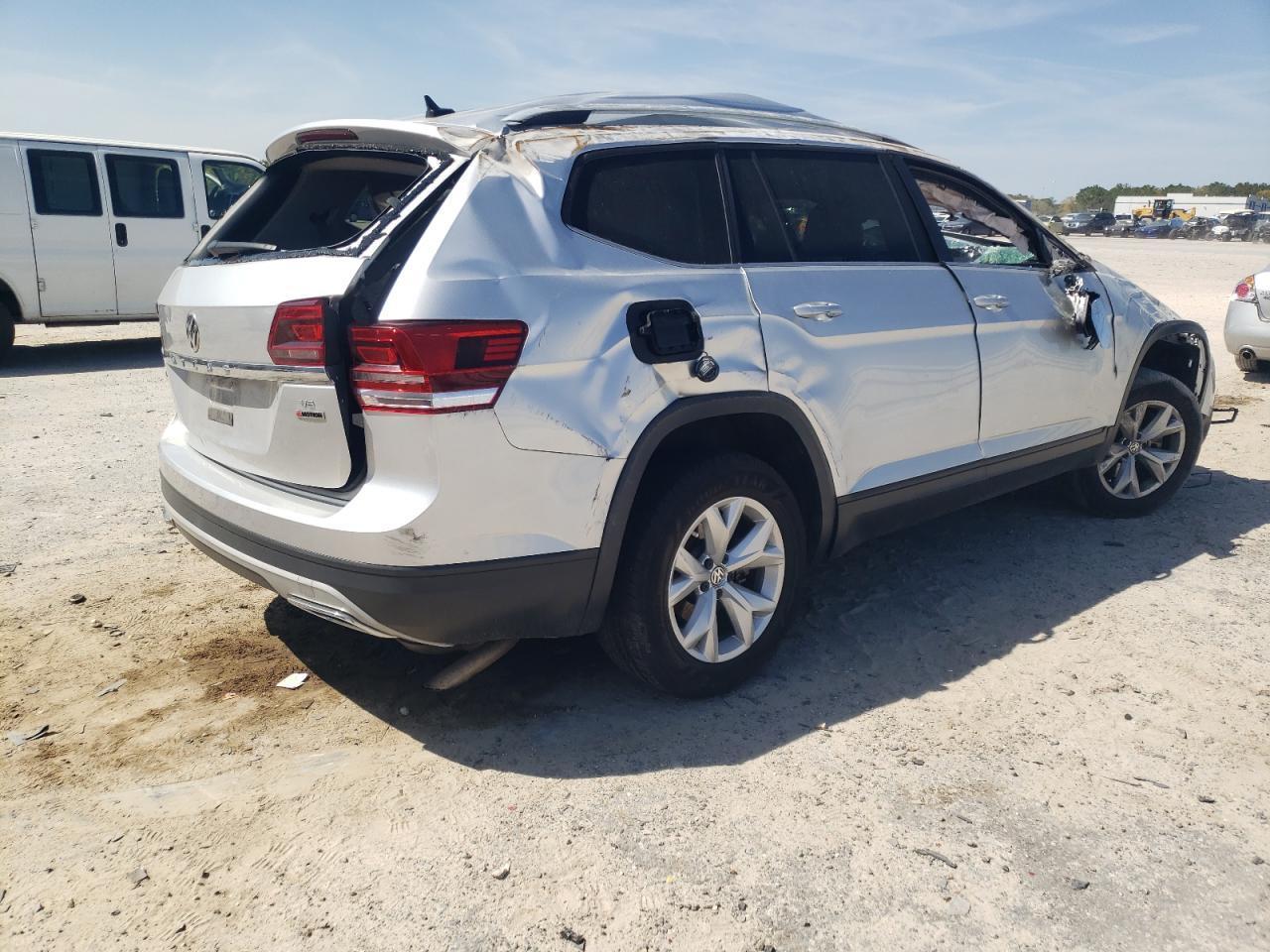 2018 VOLKSWAGEN ATLAS SE - Image 3