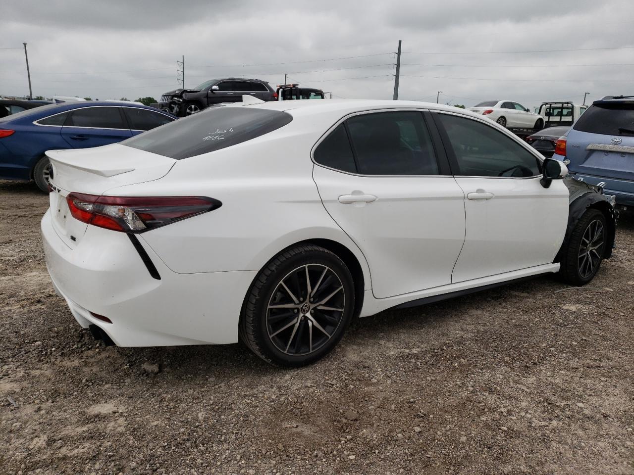 2021 TOYOTA CAMRY SE - Image 3