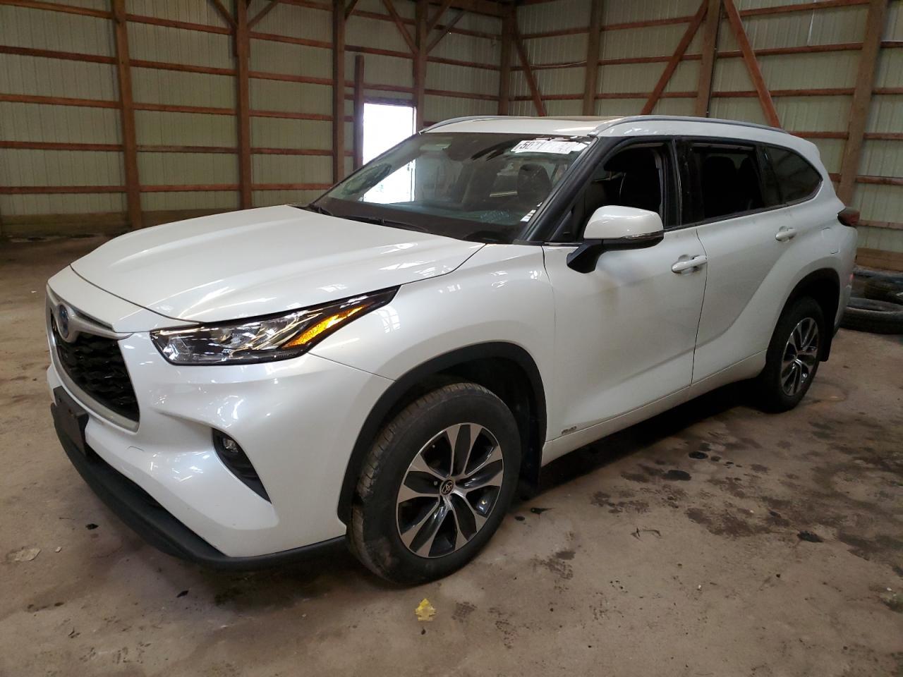 2022 TOYOTA HIGHLANDER car image