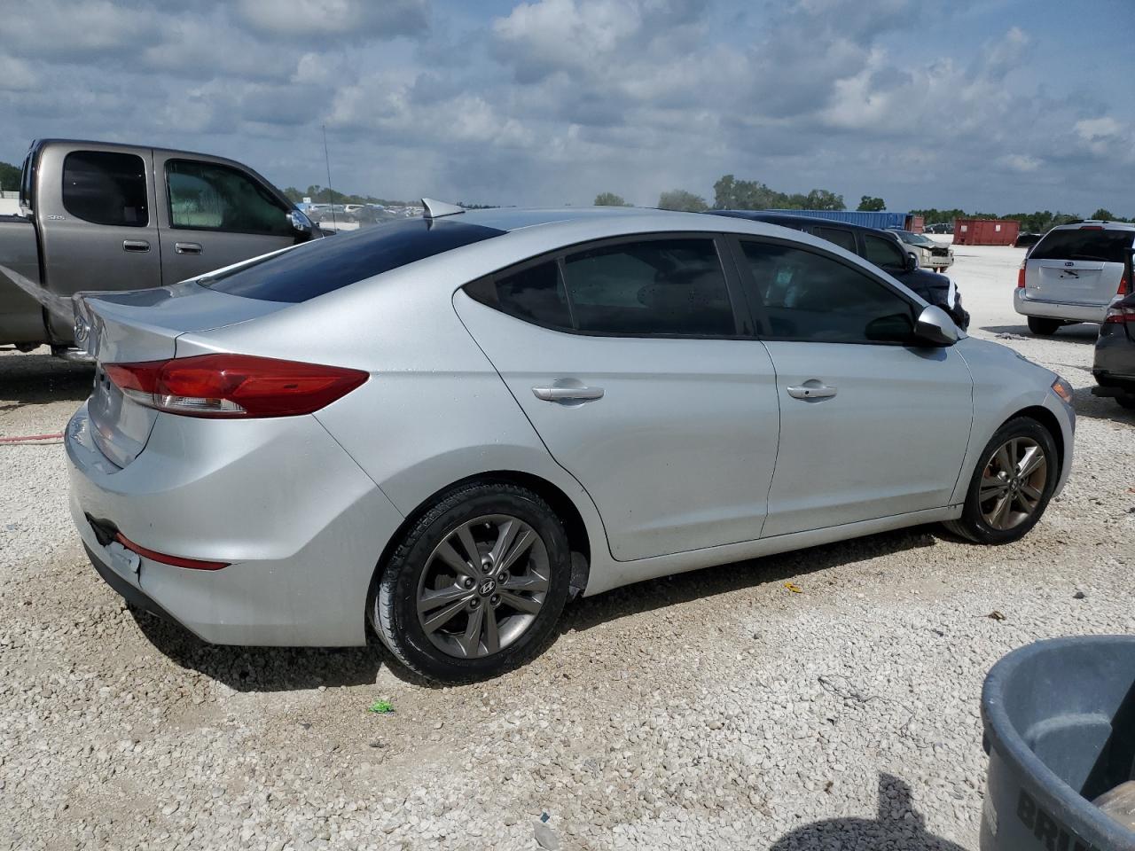 2017 HYUNDAI ELANTRA SE - Фото 3