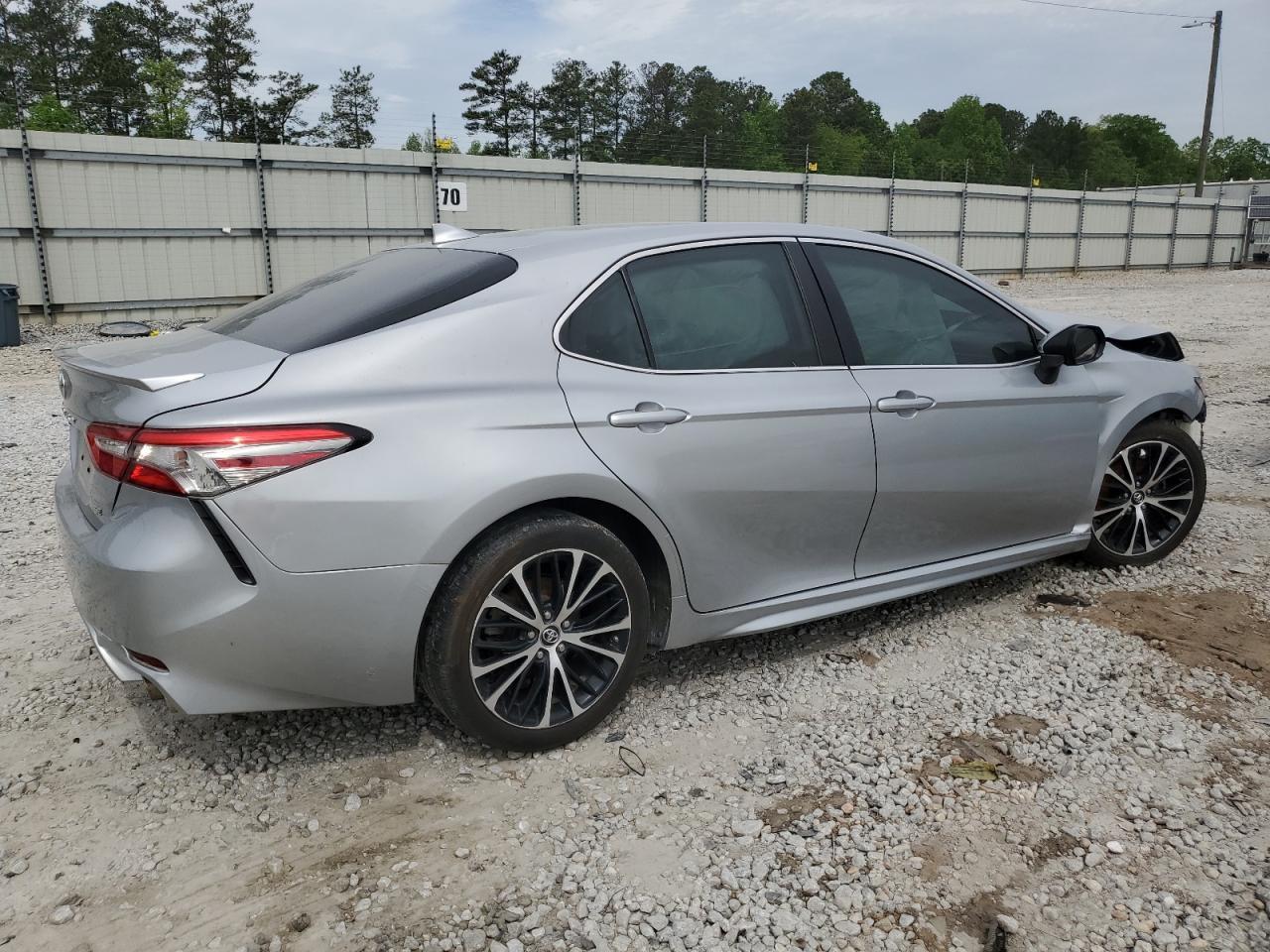 2019 TOYOTA CAMRY L - Фото 3
