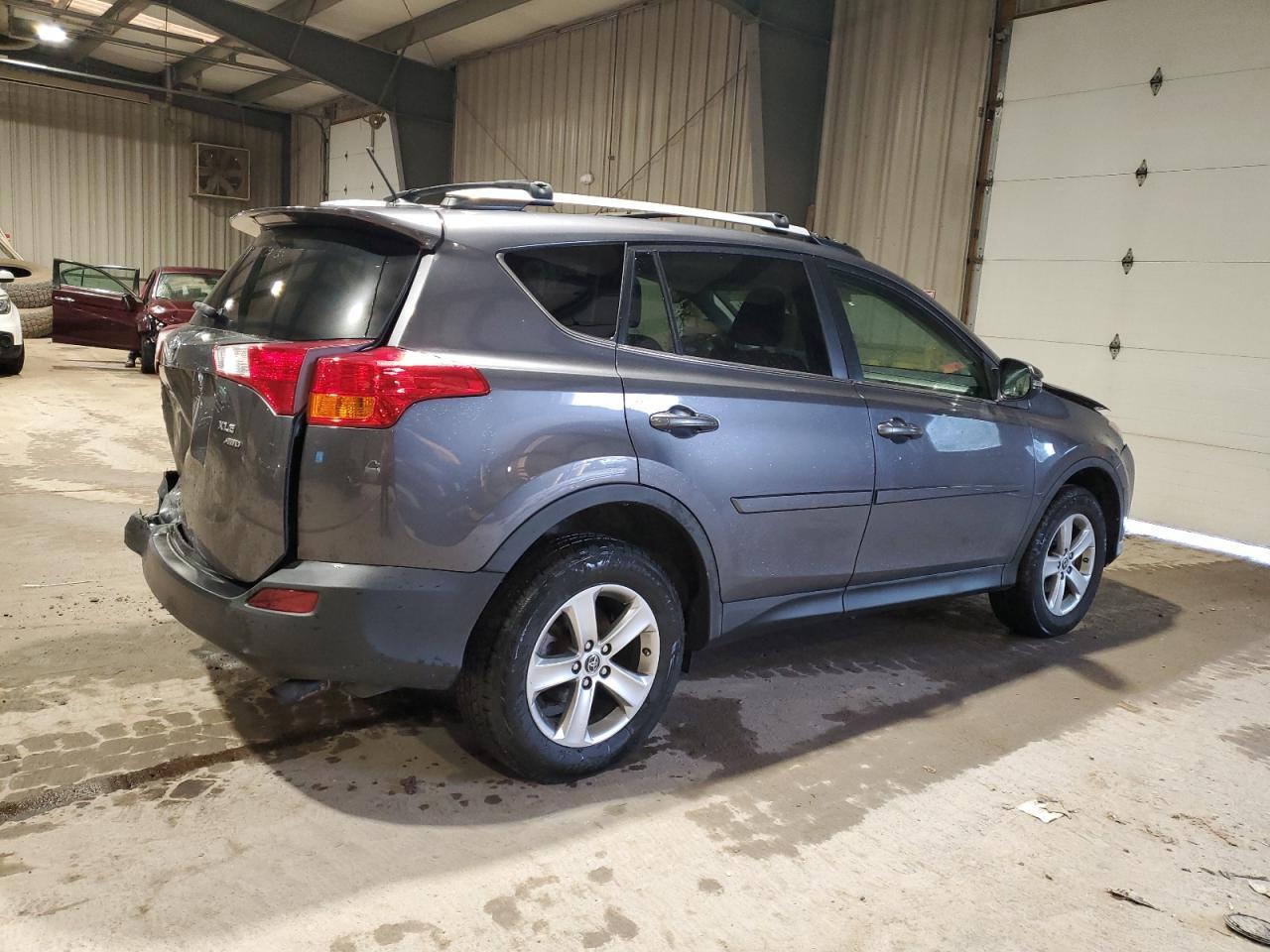 2015 TOYOTA RAV4 XLE - Фото 3