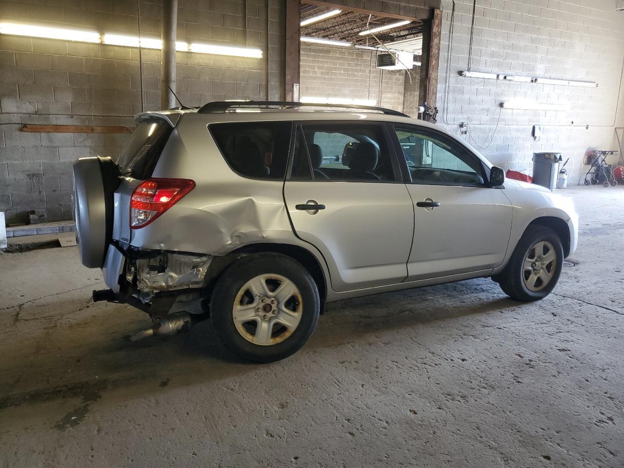 2011 TOYOTA RAV4 - Image 3