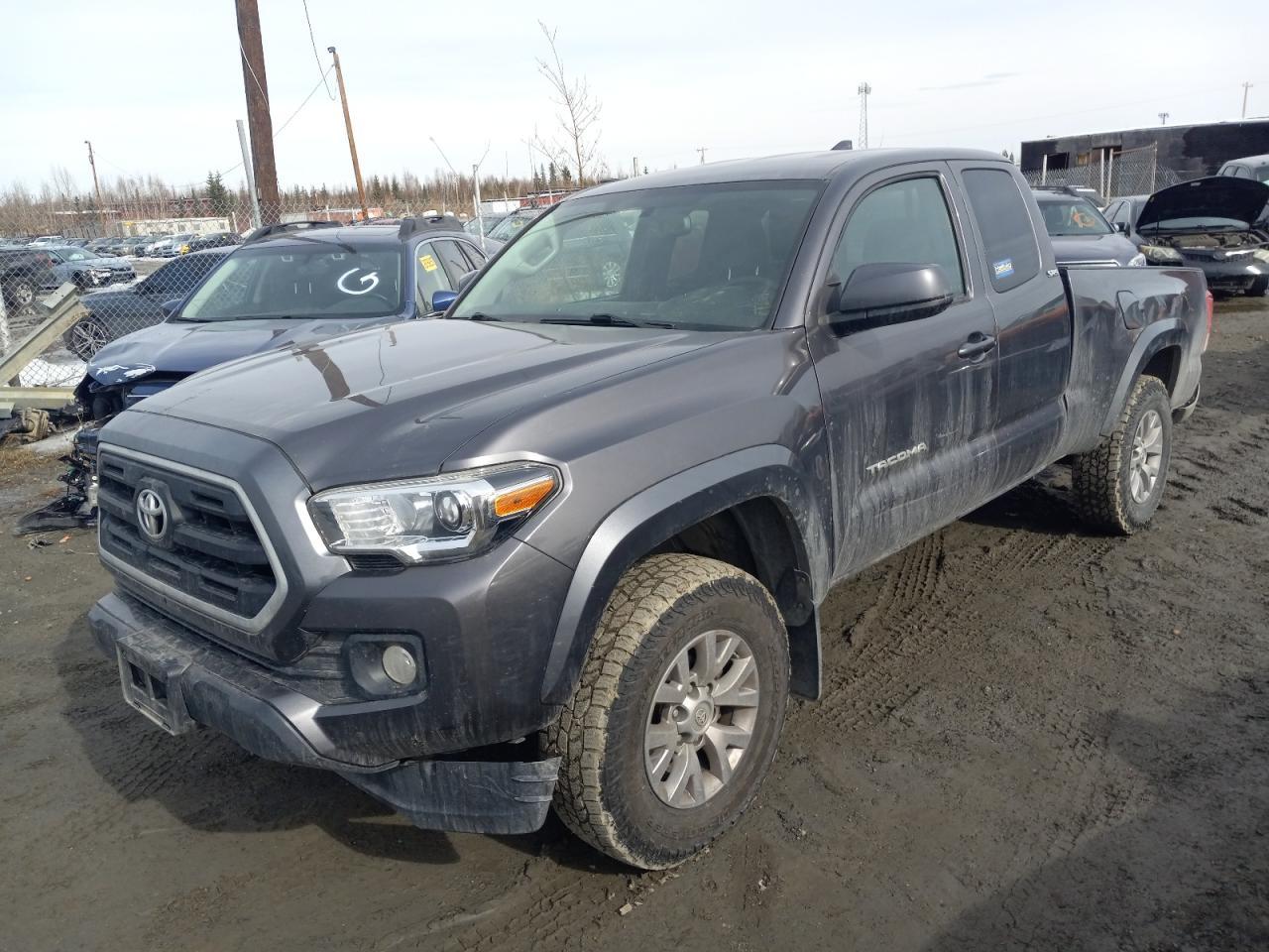 2017 TOYOTA TACOMA 4X4
