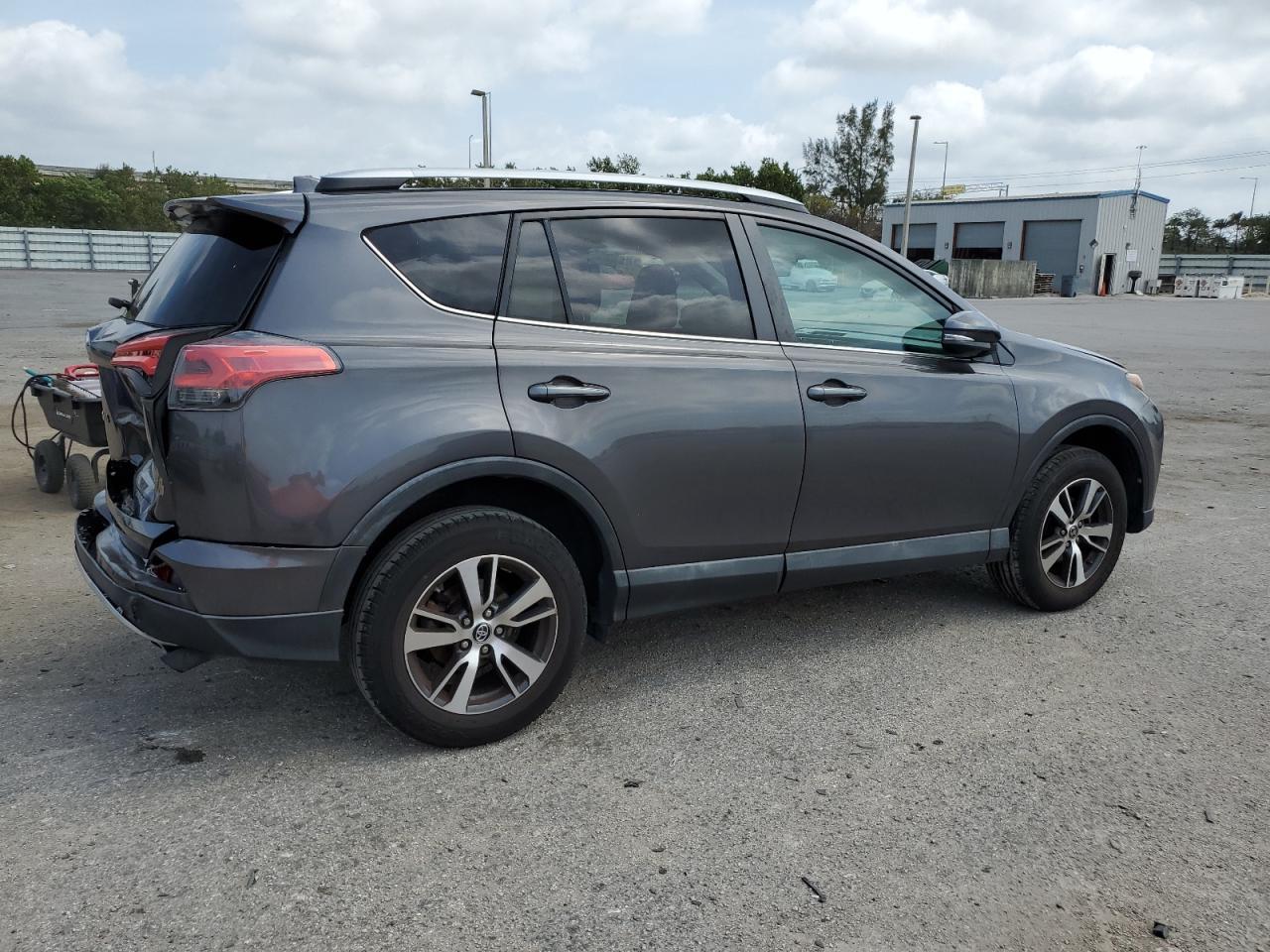 2016 TOYOTA RAV4 XLE - Image 3