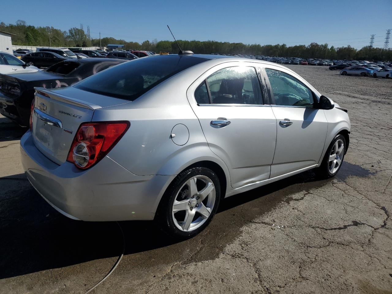 2016 CHEVROLET SONIC LTZ - Фото 3