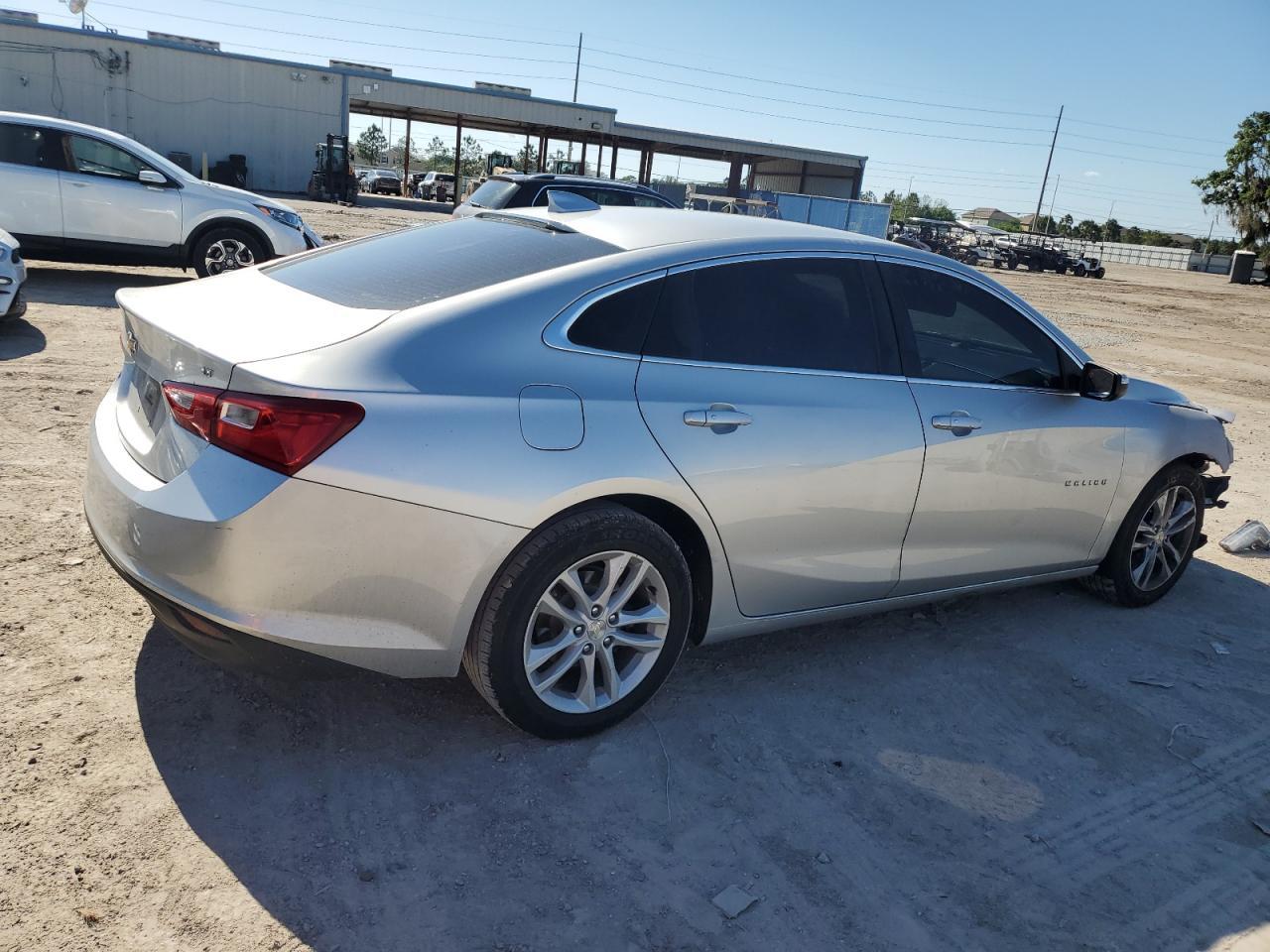 2017 CHEVROLET MALIBU LT - Image 3