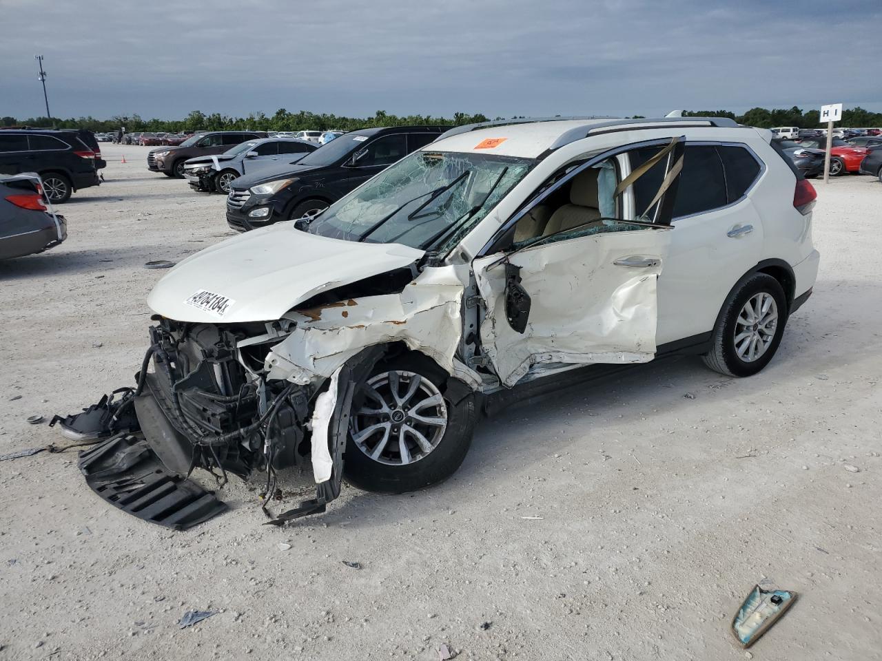 2018 NISSAN ROGUE S car image