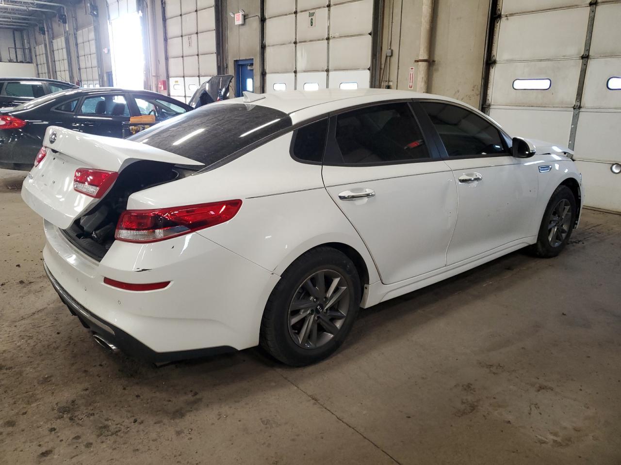 2020 KIA OPTIMA LX - Фото 3