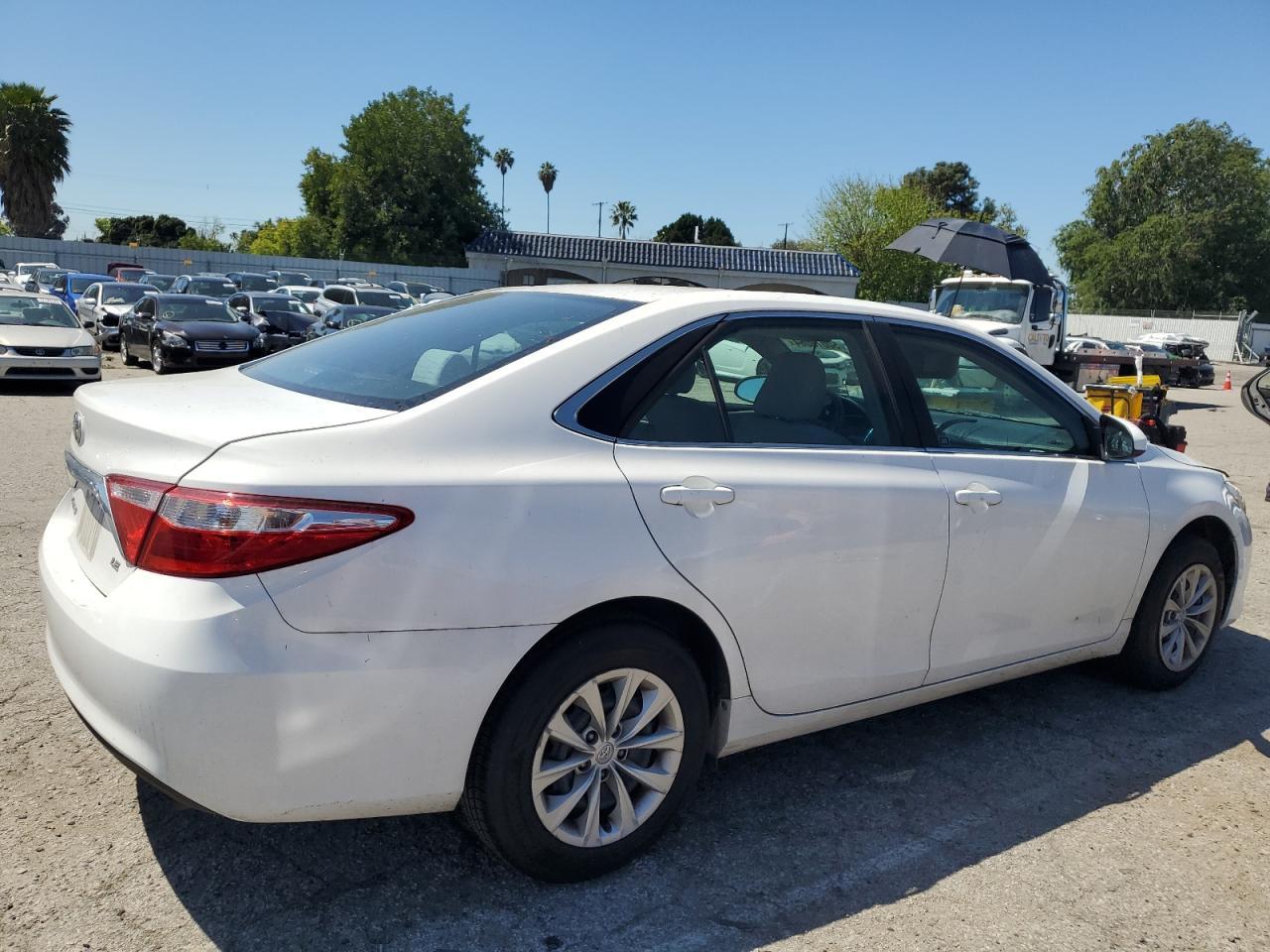 2016 TOYOTA CAMRY LE - Image 3