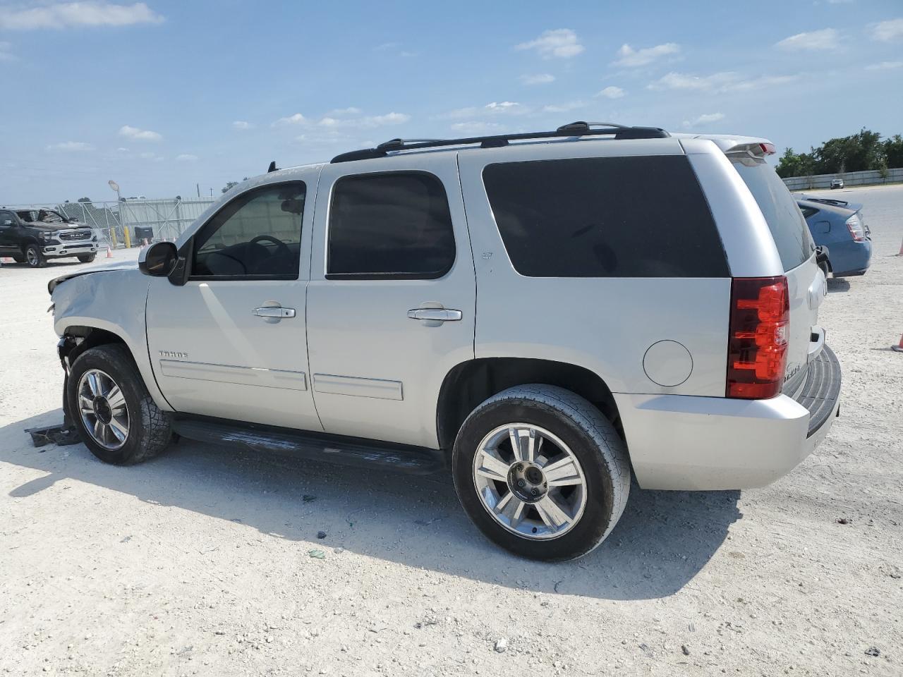 2011 CHEVROLET TAHOE K150 - Image 2