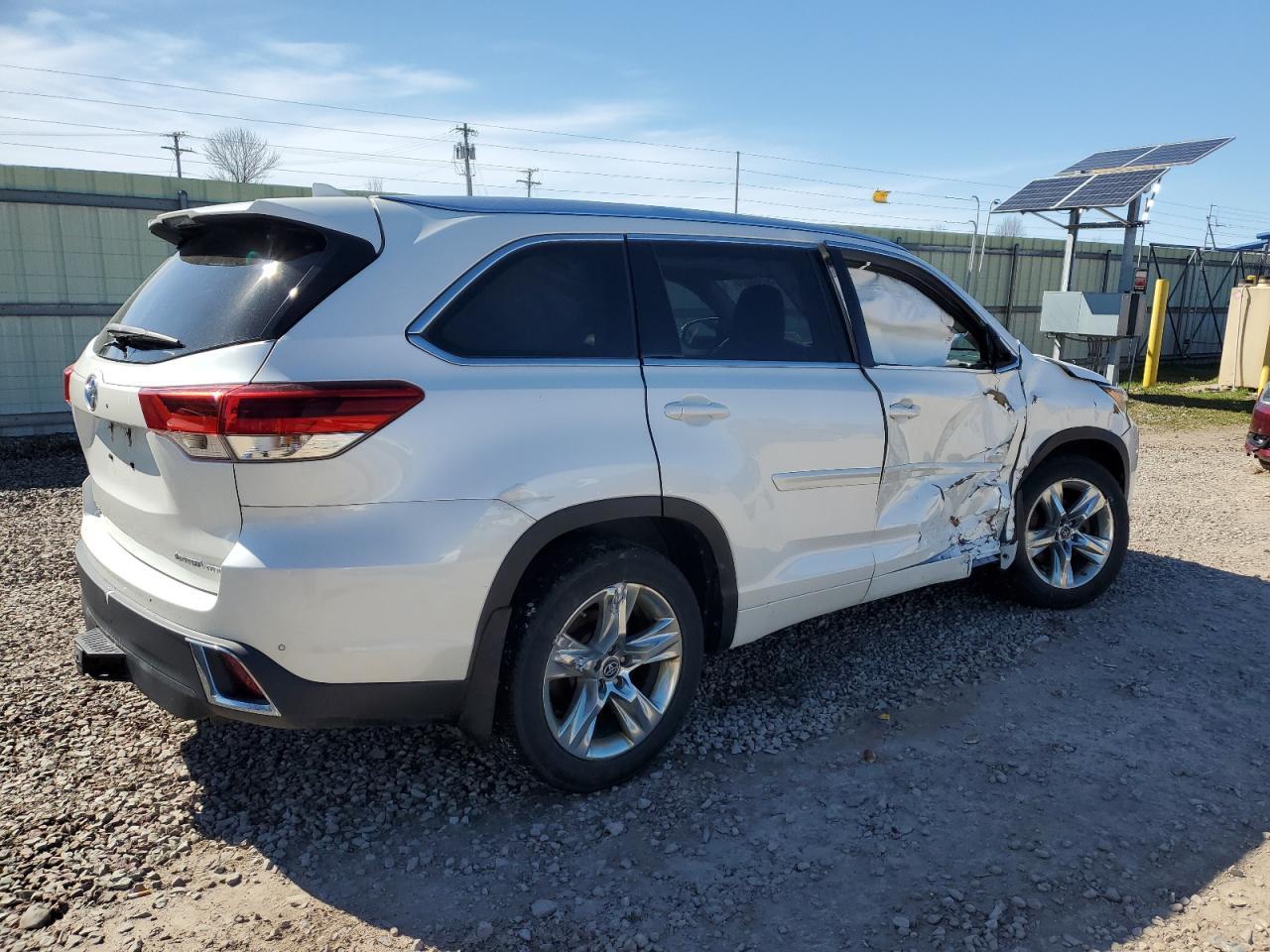 2018 TOYOTA HIGHLANDER - Фото 3