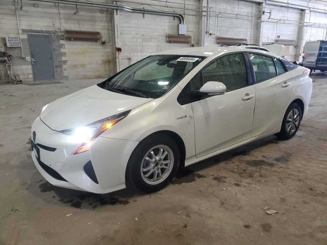 2017 TOYOTA PRIUS car image