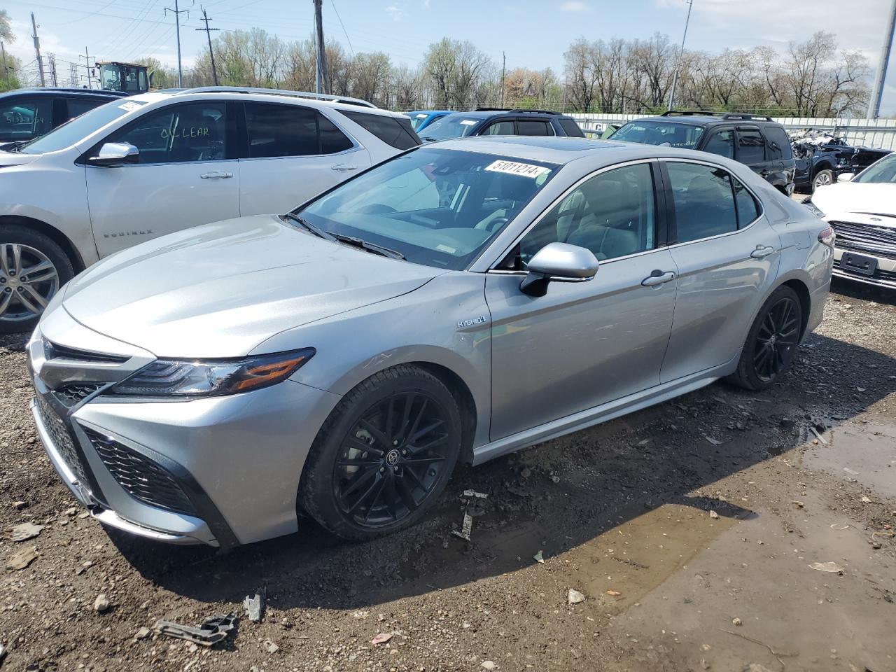 2021 TOYOTA CAMRY XSE