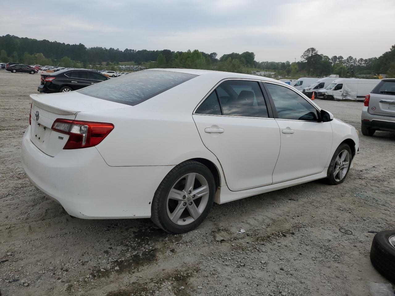 2014 TOYOTA CAMRY L - Image 3