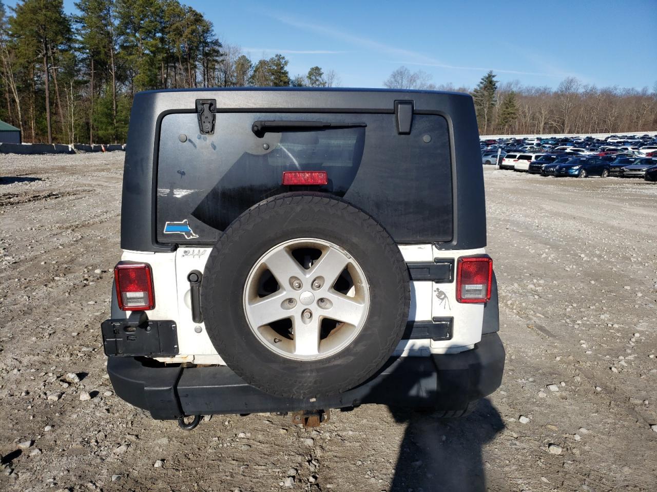 2014 JEEP WRANGLER U - Image 6