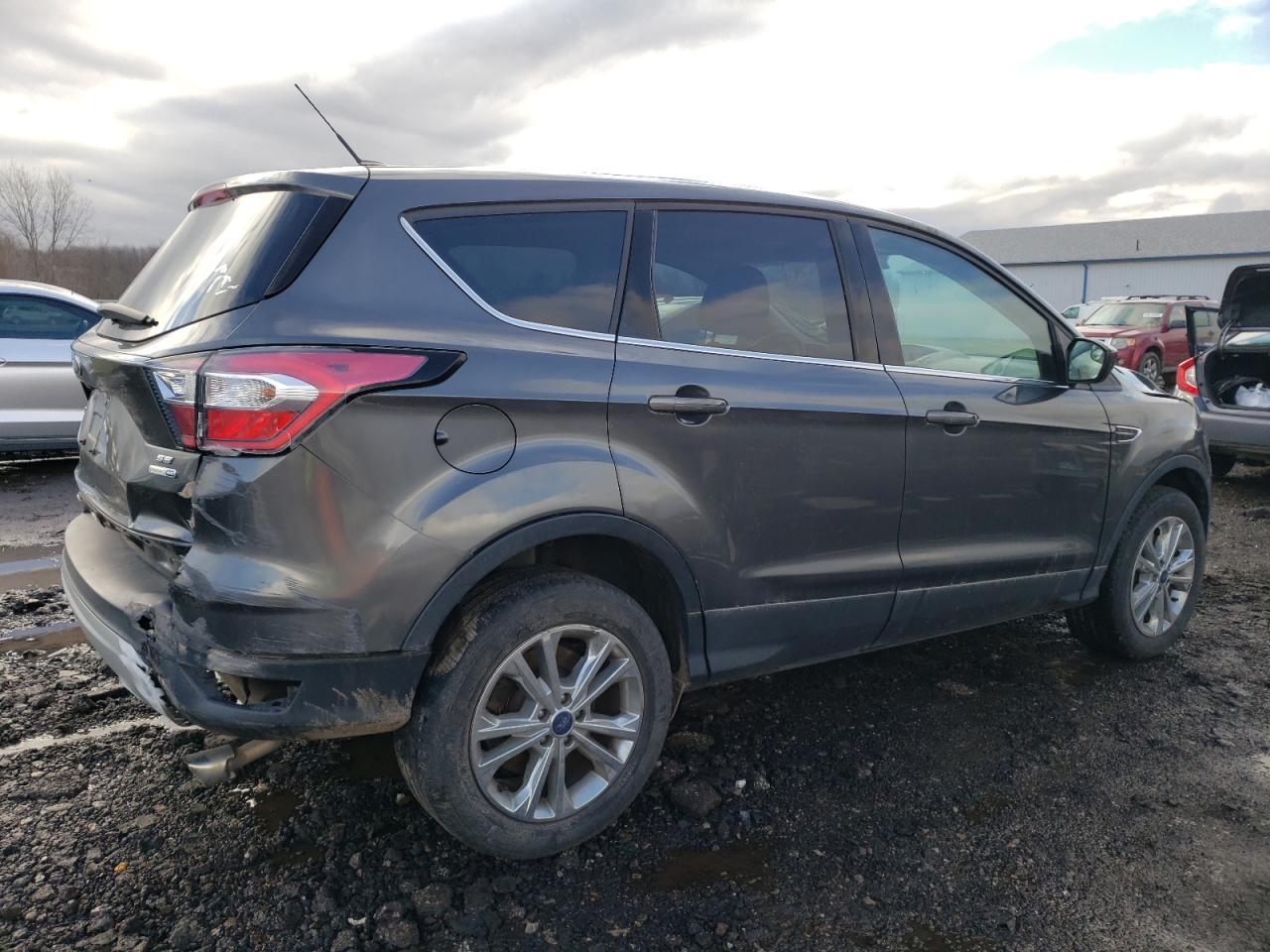 2017 FORD ESCAPE SE - Фото 3