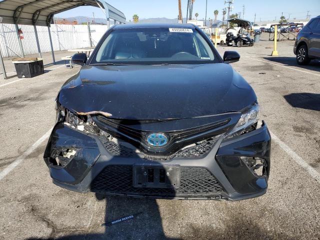 2020 Toyota Camry Se - Фото 5