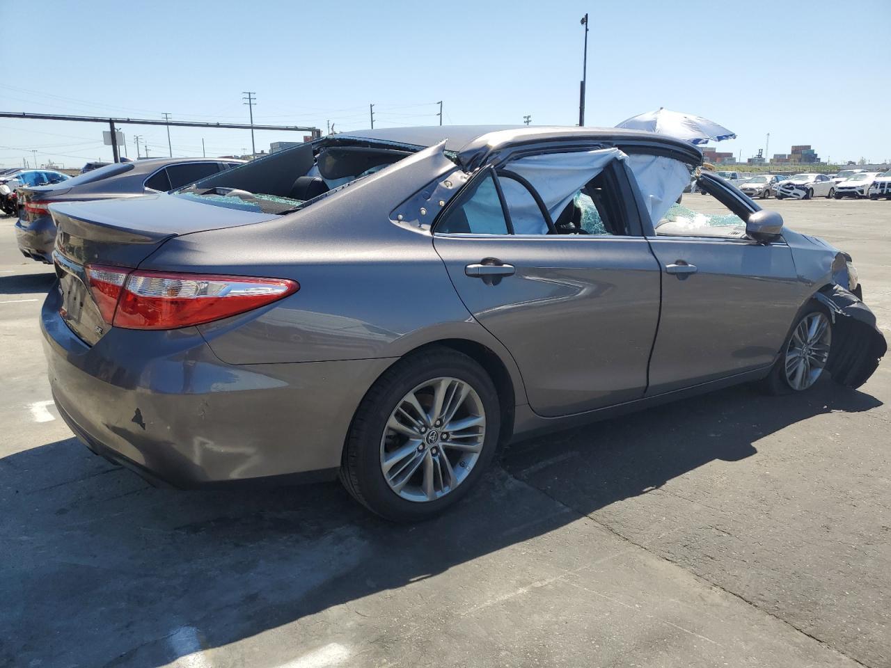 2015 TOYOTA CAMRY LE - Image 3