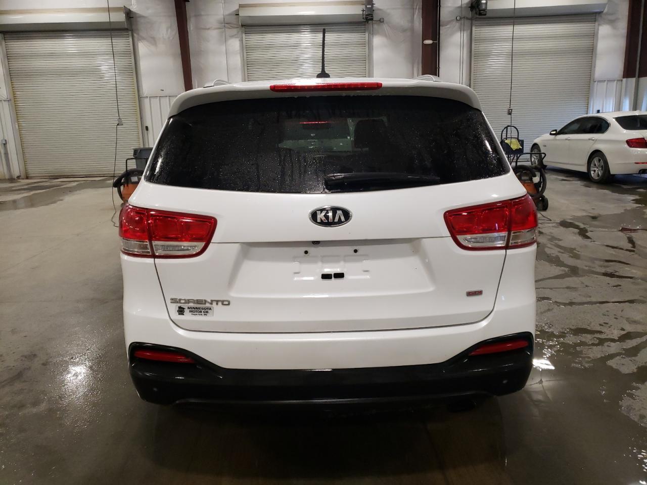 2017 KIA SORENTO LX - Фото 6