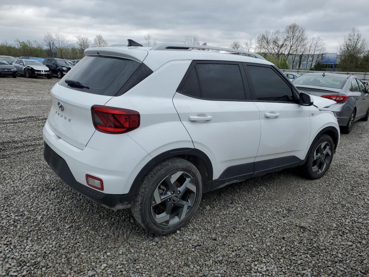 2022 HYUNDAI VENUE SEL - Фото 3