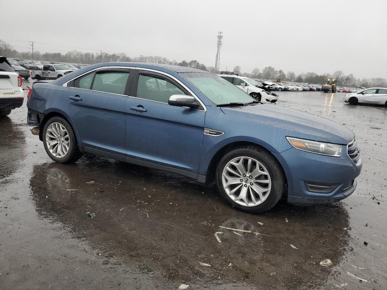 2018 FORD TAURUS LIM - Image 4