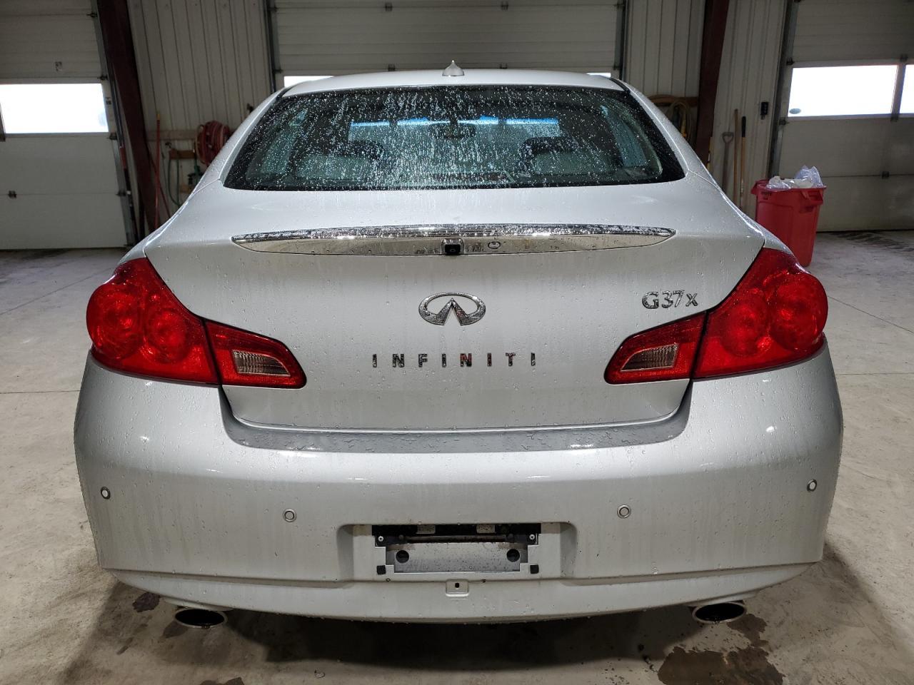 2011 INFINITI G37 - Фото 6