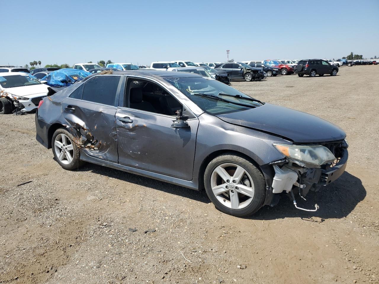 2014 TOYOTA CAMRY L - Image 4