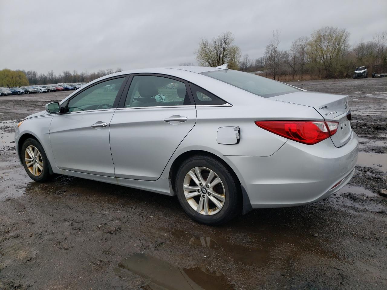 2013 HYUNDAI SONATA GLS - Image 2