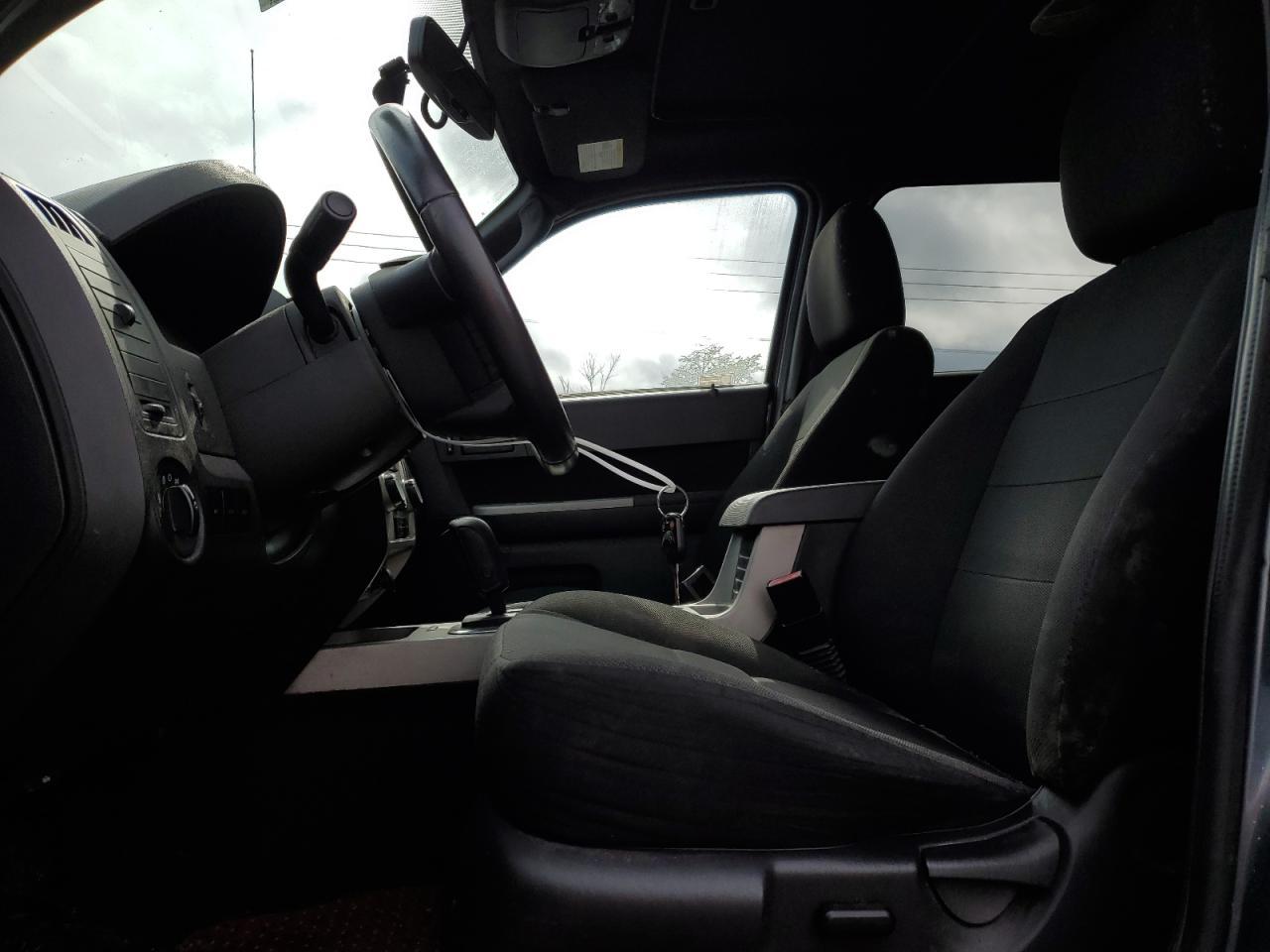 2010 FORD ESCAPE XLT - Image 7