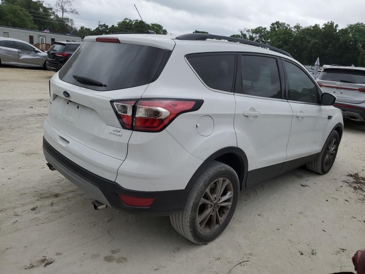 2017 FORD ESCAPE SE - Фото 3