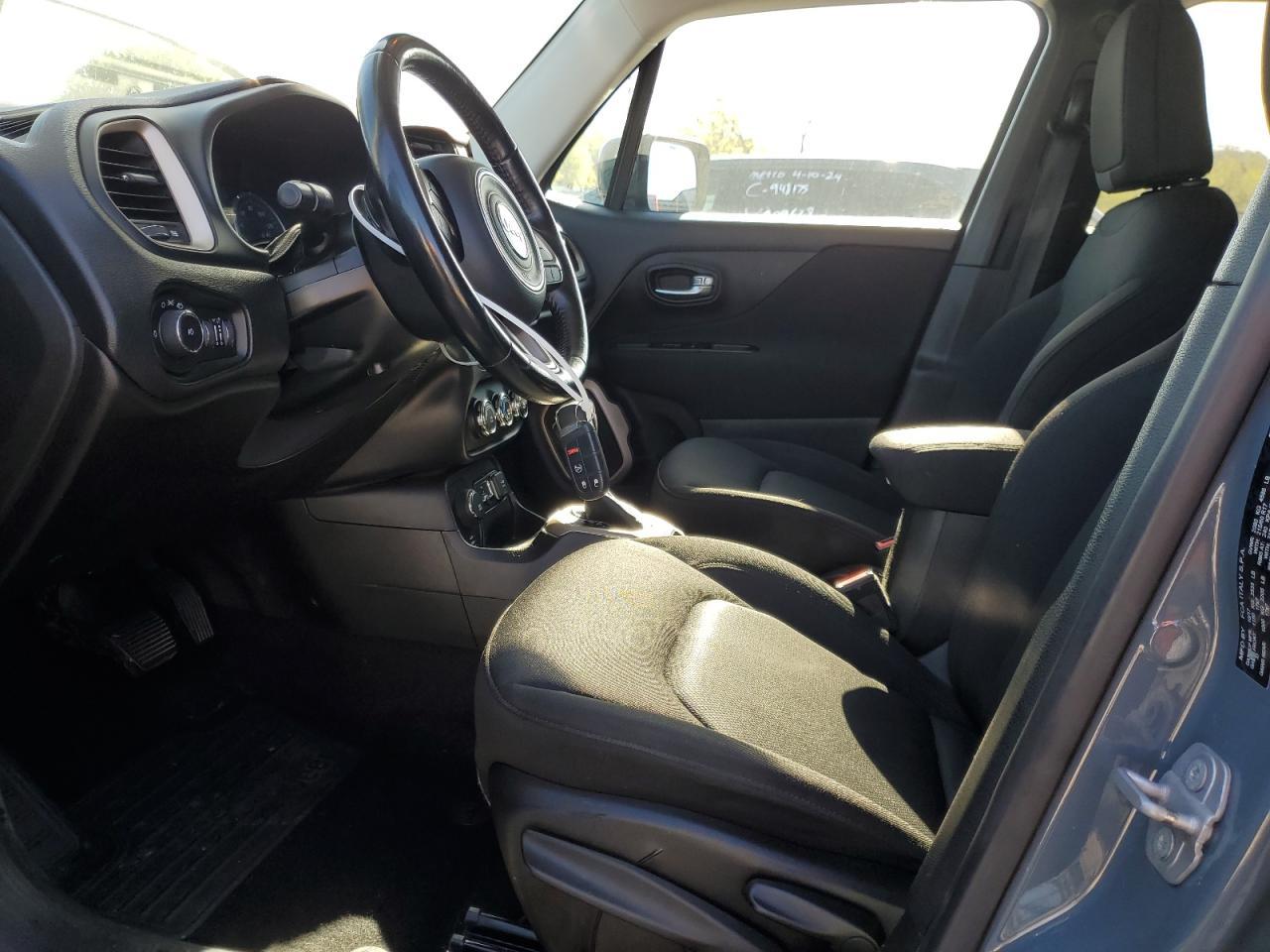 2017 JEEP RENEGADE L - Image 7