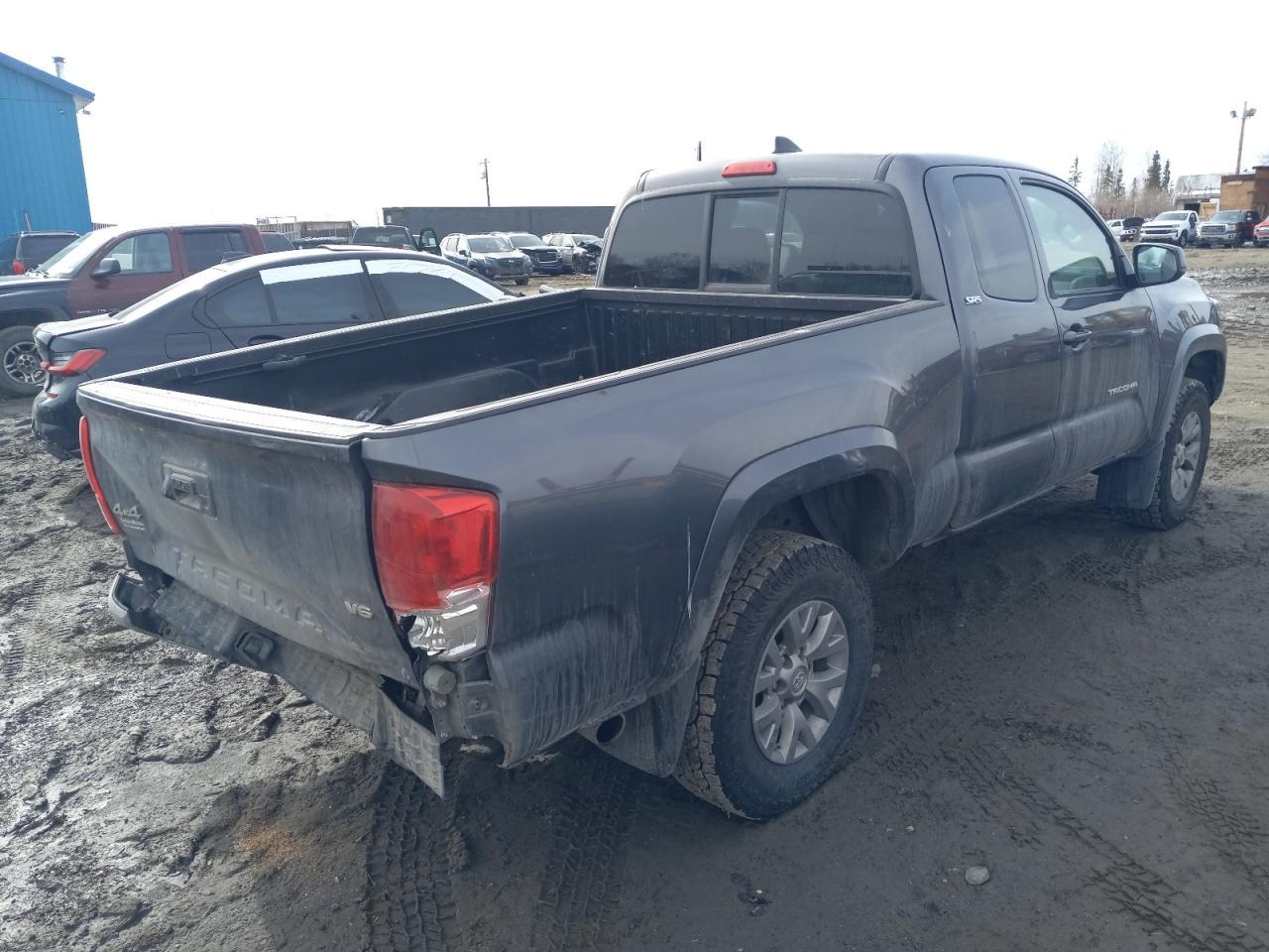 2017 TOYOTA TACOMA 4X4 - Фото 3