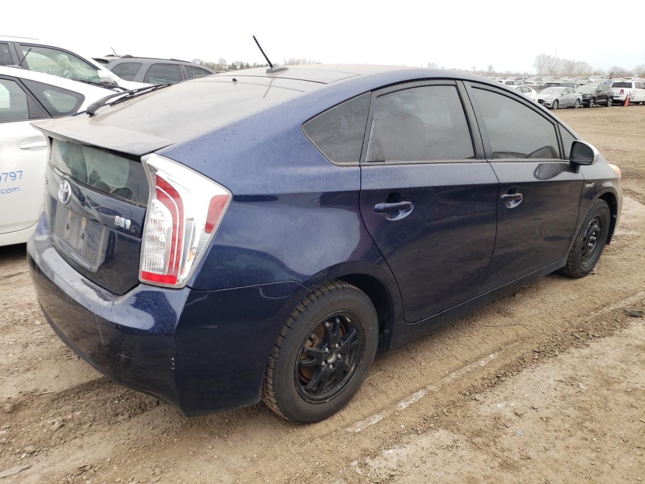 2013 TOYOTA PRIUS - Фото 3