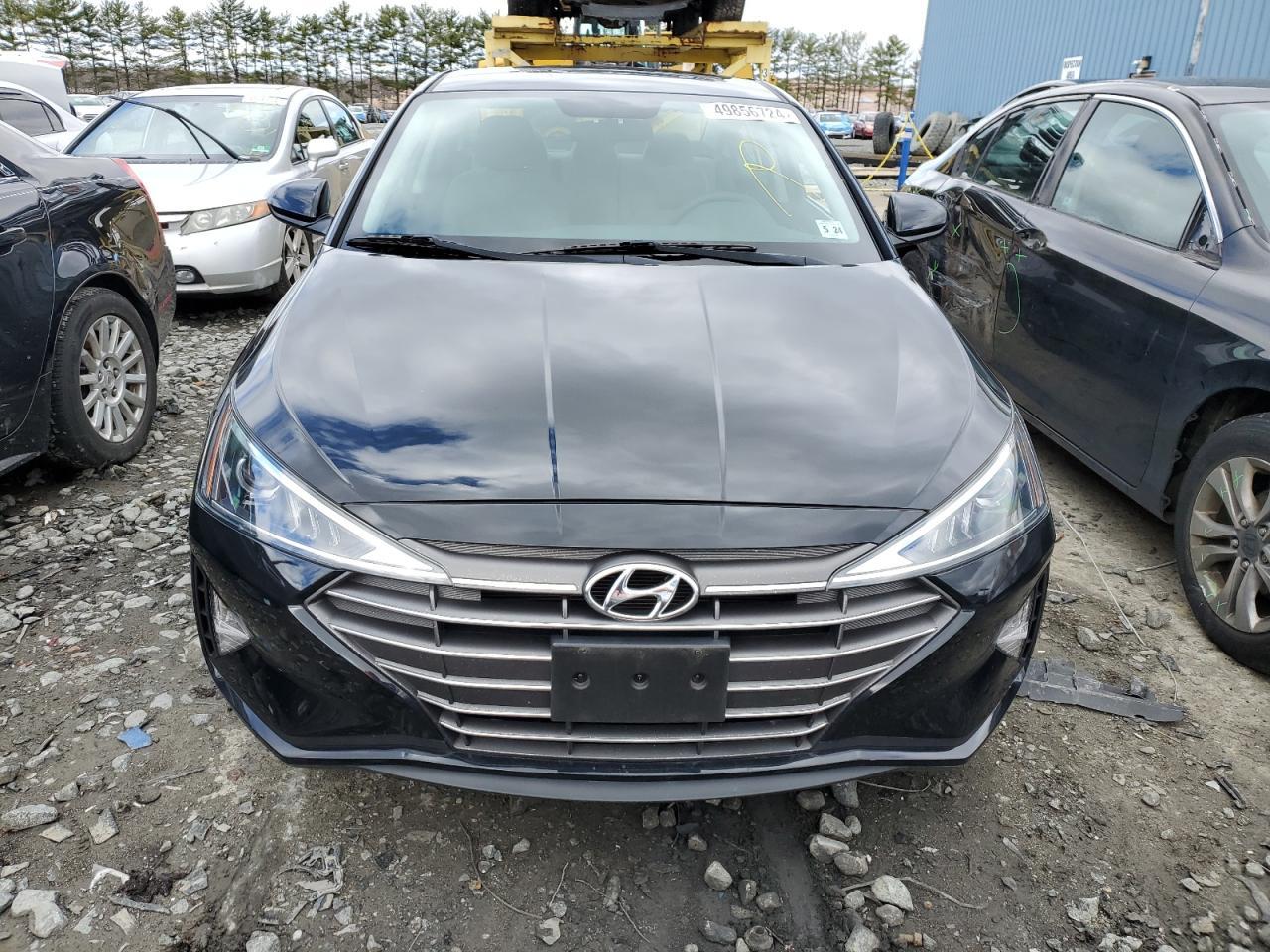 2019 HYUNDAI ELANTRA SE - Фото 5