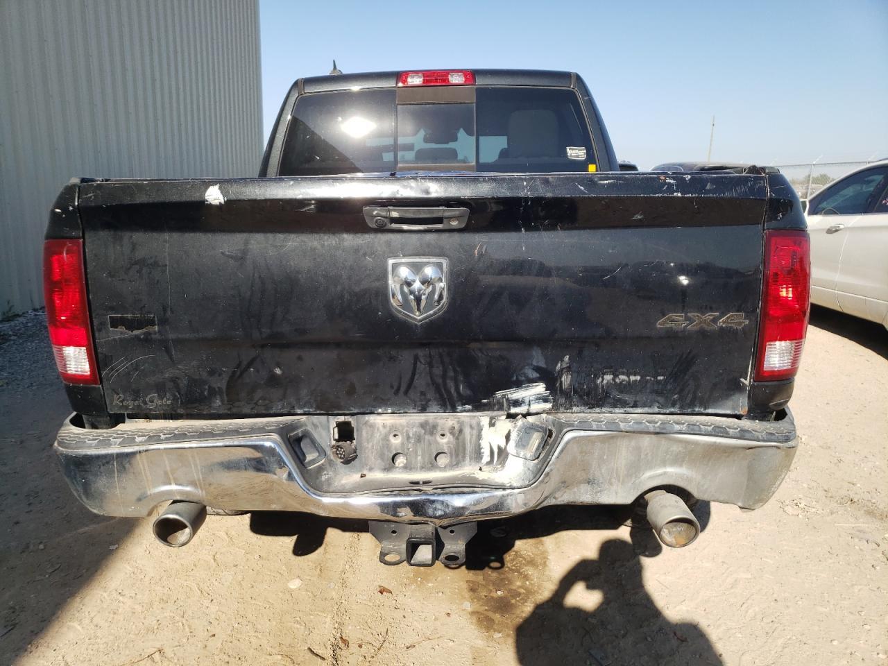 2017 RAM 1500 SLT - Image 6