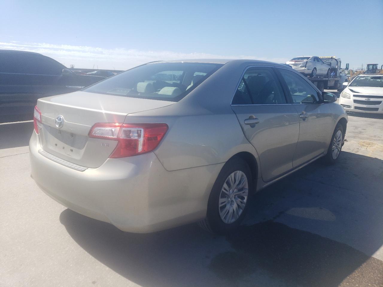 2014 TOYOTA CAMRY L - Image 3
