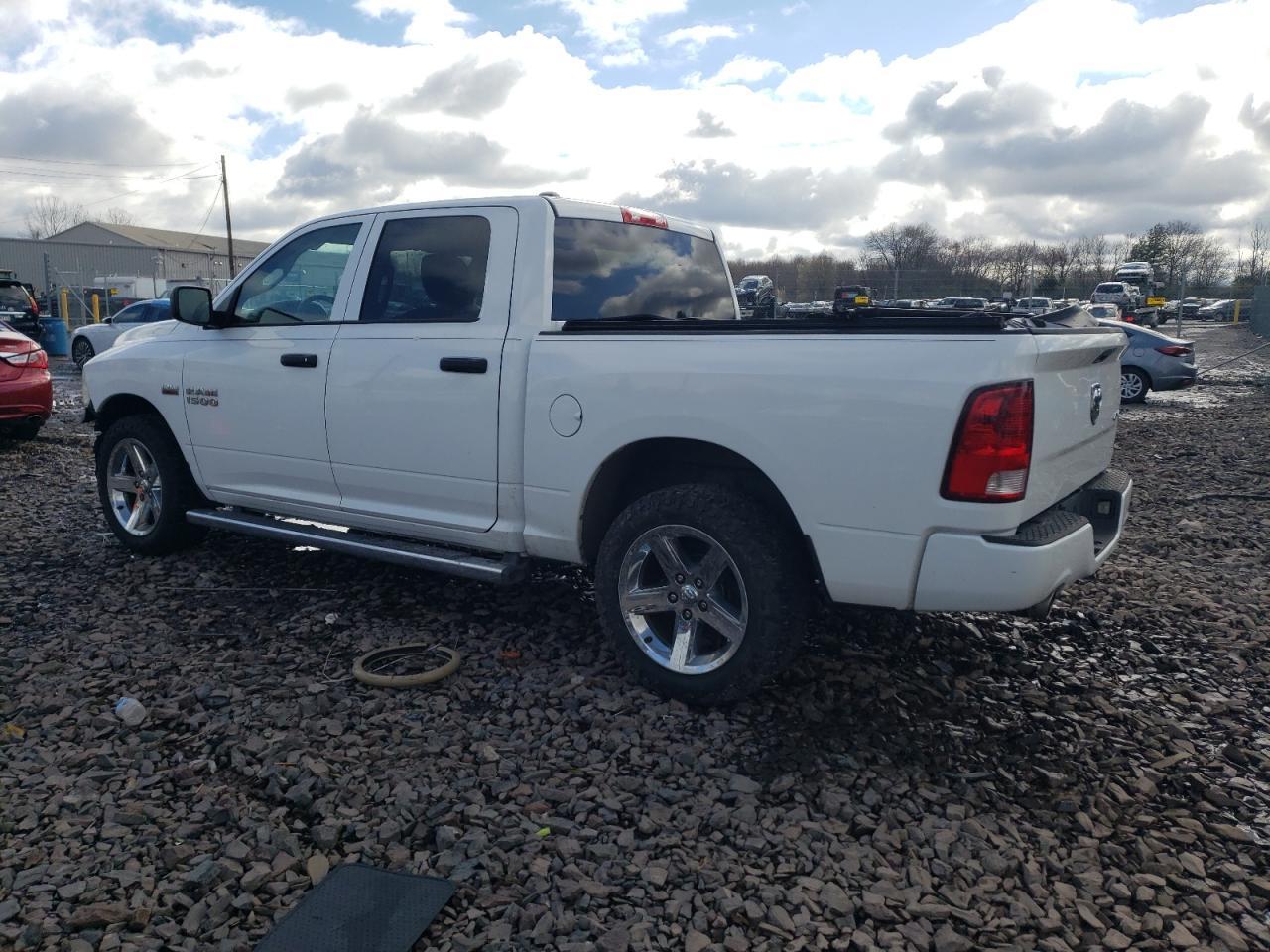 2014 RAM 1500 ST - Фото 2
