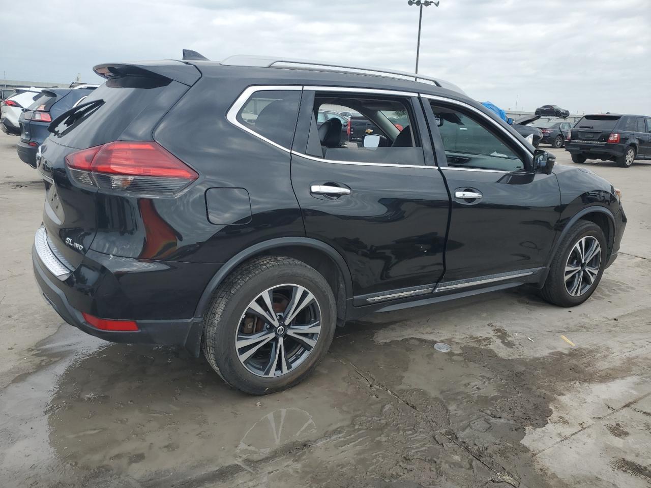 2017 NISSAN ROGUE SV - Image 3