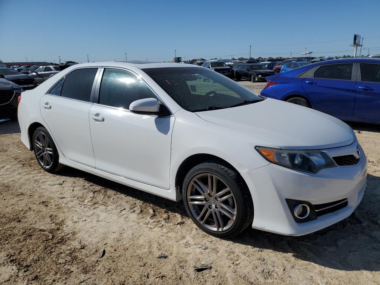 2014 TOYOTA CAMRY L - Image 4