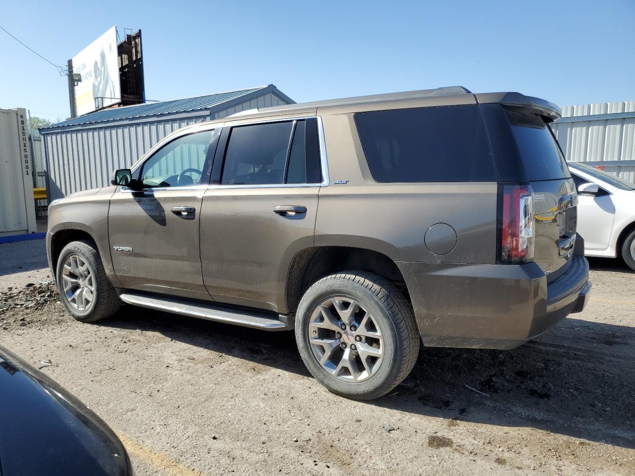 2016 GMC YUKON SLT - Image 2