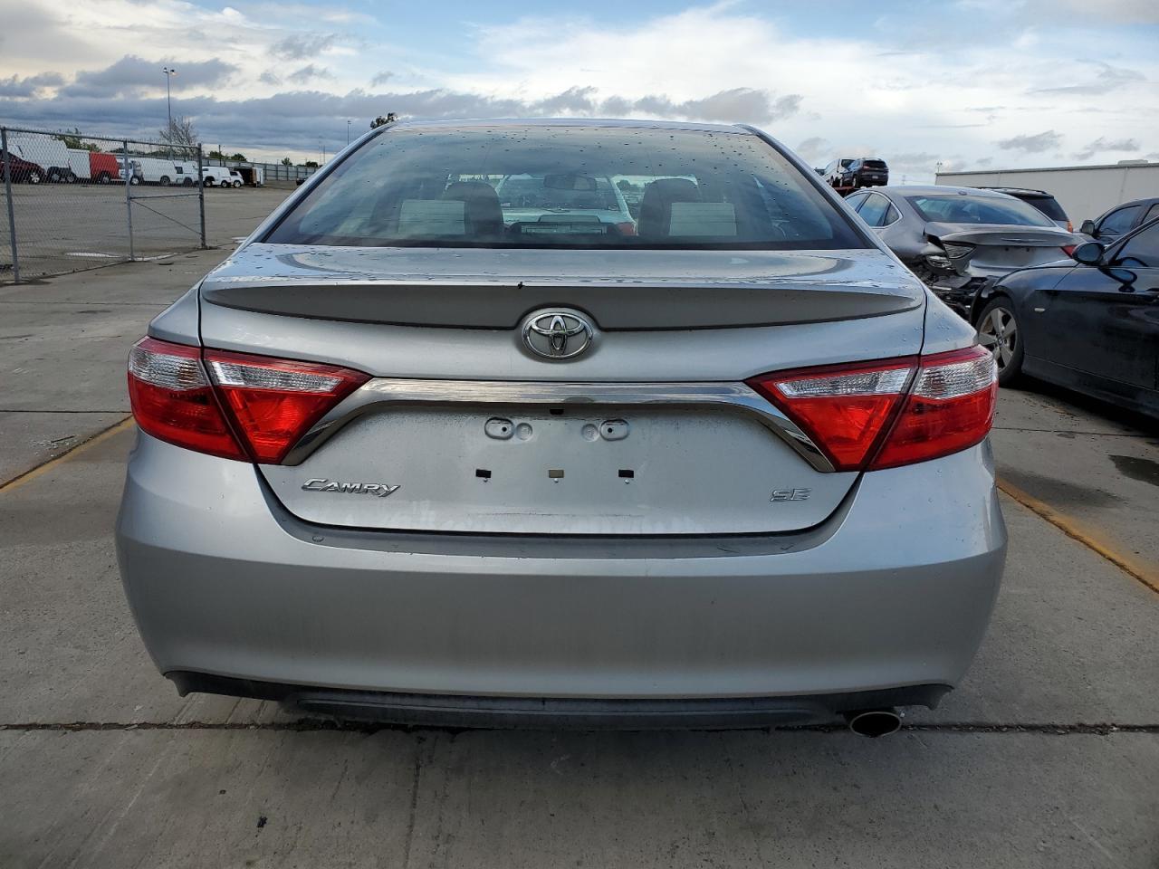 2016 TOYOTA CAMRY LE - Фото 6