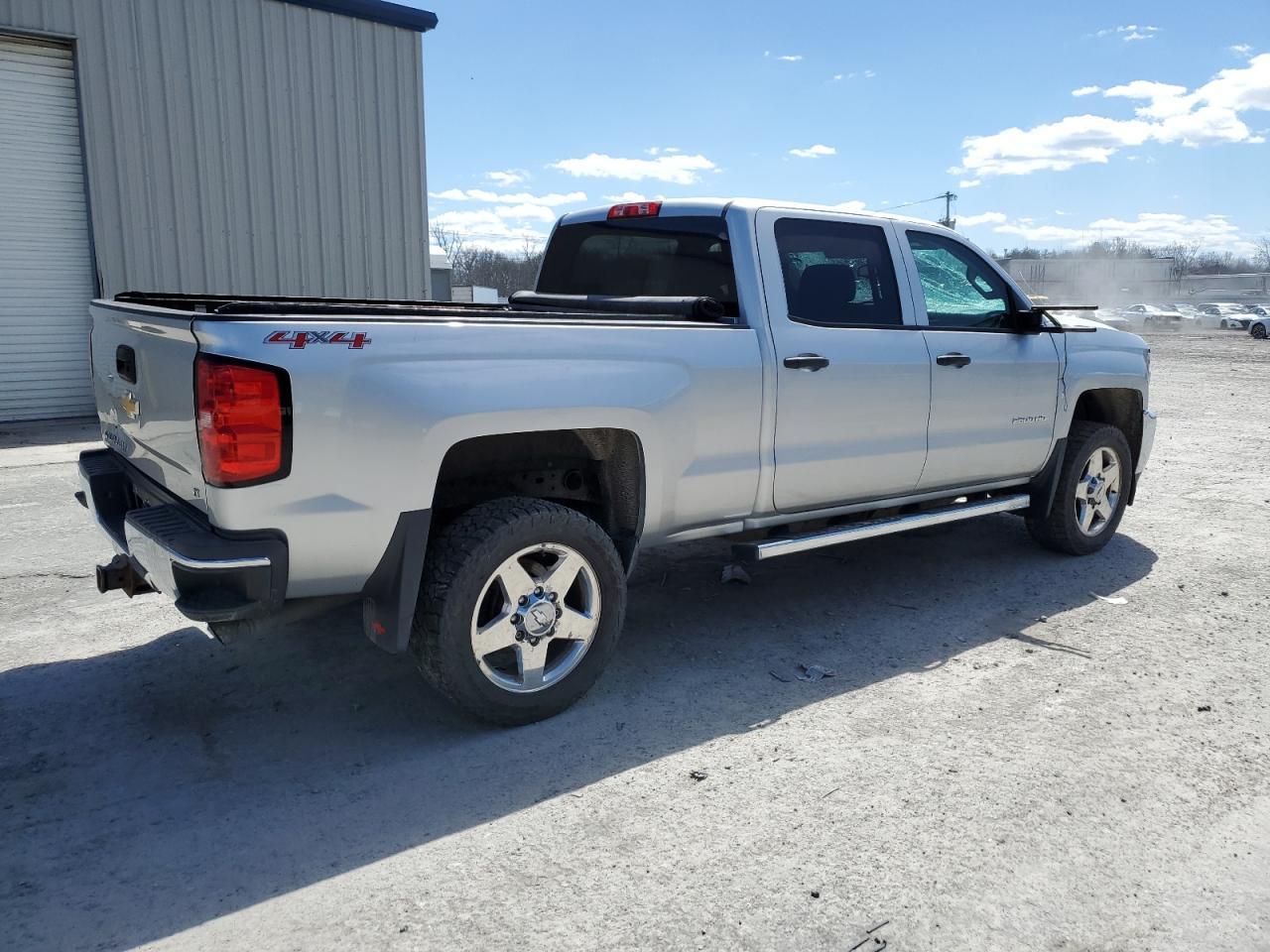 2015 CHEVROLET SILVERADO - Image 3