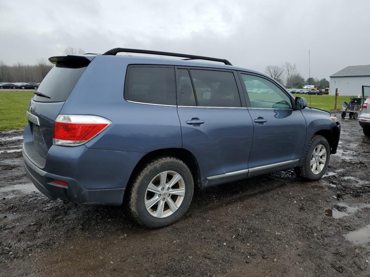 2011 TOYOTA HIGHLANDER - Фото 3
