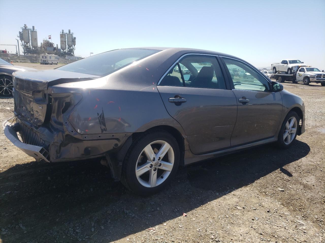2014 TOYOTA CAMRY L - Фото 3